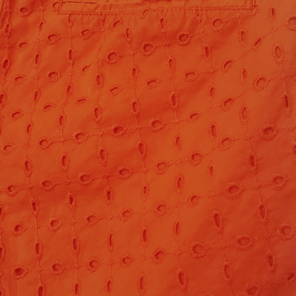Old Navy Cotton Eyelet Shorts Mid-Rise Hot Tamale Color Size 2 EUC - Picture 3 of 9